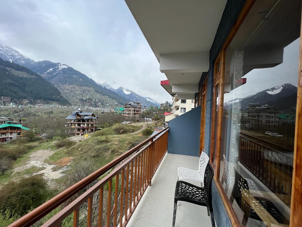 Deluxe Room with Private Balcony